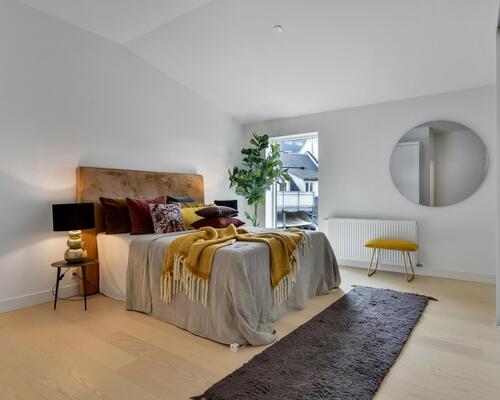 TOP LUKSUS NYRENOVERET 5-VÆRELSES LEJLIGHED