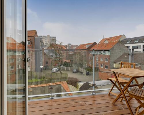 TOP LUKSUS NYRENOVERET 5-VÆRELSES LEJLIGHED