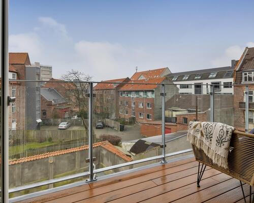 TOP LUKSUS NYRENOVERET 5-VÆRELSES LEJLIGHED