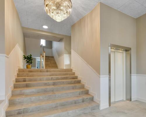 TOP LUKSUS NYRENOVERET 5-VÆRELSES LEJLIGHED