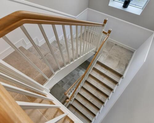 TOP LUKSUS NYRENOVERET 5-VÆRELSES LEJLIGHED