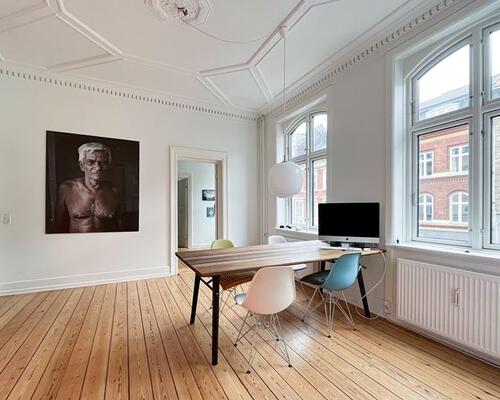 Stor delevenlig lejlighed i M.P.Bruuns gade midt på Frederiksbjerg