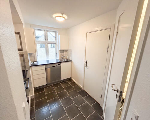 Dejlig 2-værelses lejlighed med altan til foråret