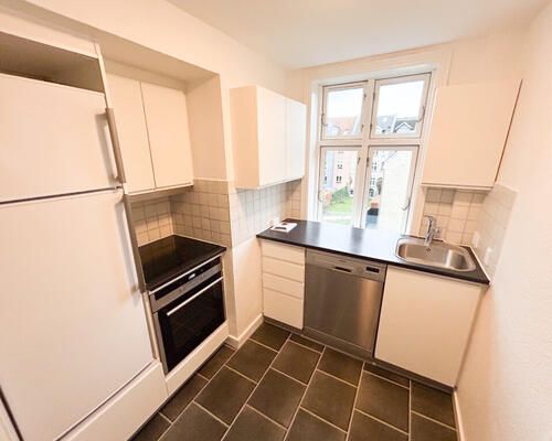 Dejlig 2-værelses lejlighed med altan til foråret