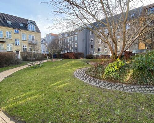 Dejlig 2-værelses  - får altan til foråret