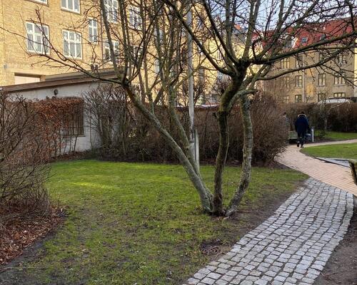 Dejlig 2-værelses  - får altan til foråret