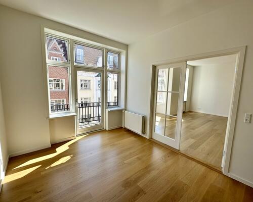 Charmende herskabslejlighed med stor altan i Aalborg