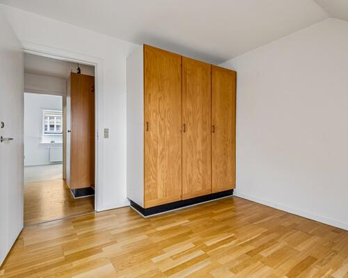 Lys og centralt beliggende 3-værelses lejlighed i Haslev