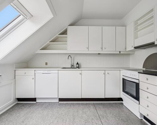 Lys og centralt beliggende 3-værelses lejlighed i Haslev