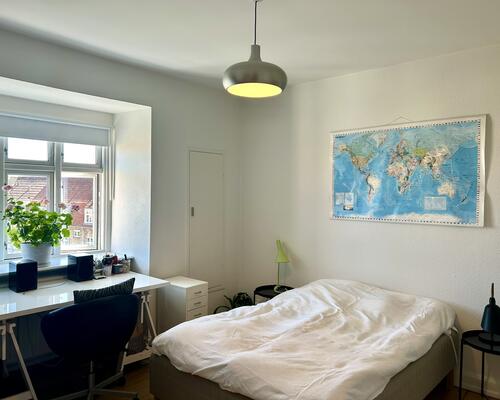 Lys og hyggelig 2-værelses lejlighed tæt på Østre Anlæg