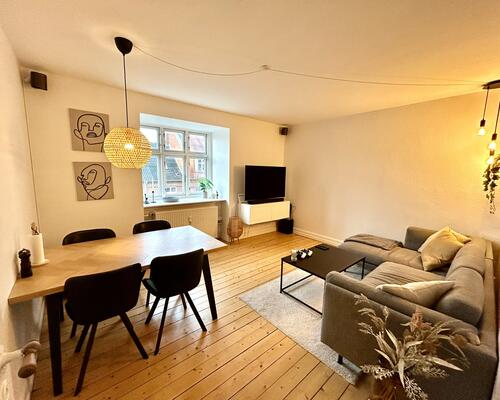 Lys 3-værelses lejlighed i rolige Aalborg omgivelser