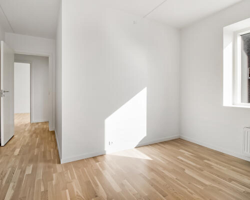 Rummelig lejlighed med stor altan og god udsigt