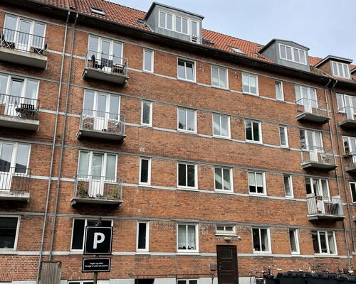 God 2 værelses med altanKUN 1 MÅNEDS DEPOSITUM