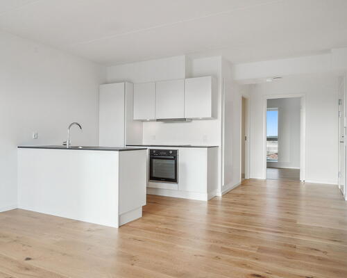 Indbydende 3-værelses lejlighed med funktionel indretning, moderne køkken-alrum og hyggelig terrasse ud mod gården - Ingen bindingsperiode!