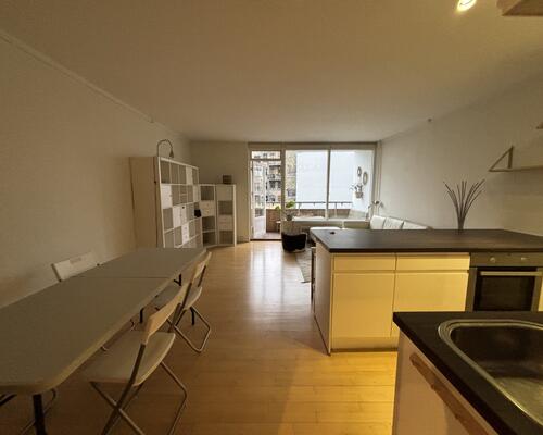 Møbleret lejlighed med stor altan | København V