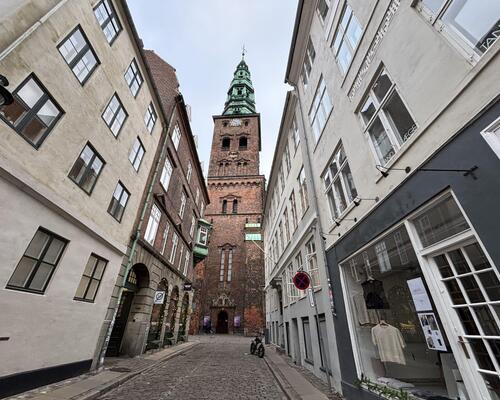 Fuldt møbleret lejlighed i centrum | København K