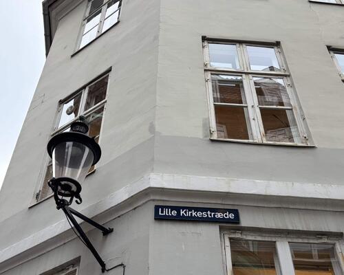 Fuldt møbleret lejlighed i centrum | København K