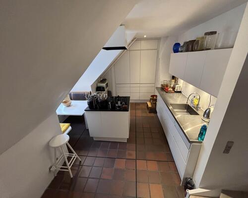 Fuldt møbleret lejlighed i centrum | København K