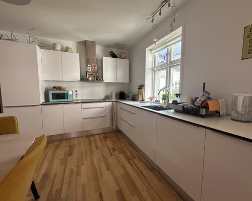 ✨ Lejlighed til leje på Lille Gråbrødrestræde – midt i Odense C ✨