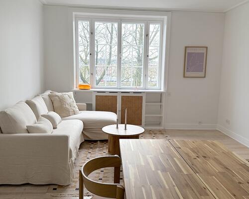 Flot møbleret lejlighed direkte til Søerne