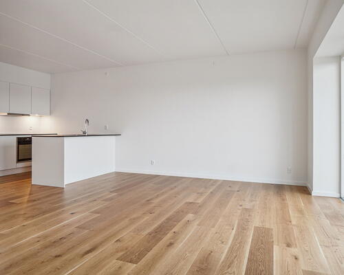 Rummelig og funktionel 3-værelses med stort køkken-alrum, walk-in-mulighed og hyggelig terrasse - Ingen bindingsperiode!