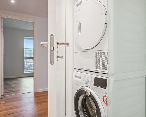 Rummelig og funktionel 3-værelses med stort køkken-alrum, walk-in-mulighed og hyggelig terrasse - Ingen bindingsperiode!