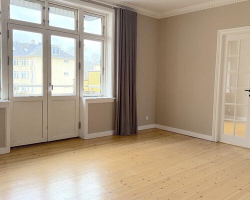 Skøn lejlighed med dejlig sydvendt altan