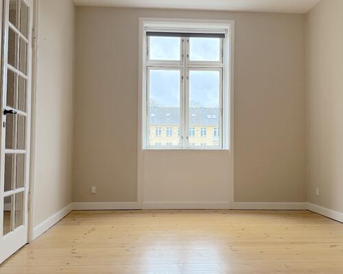 Skøn lejlighed med dejlig sydvendt altan