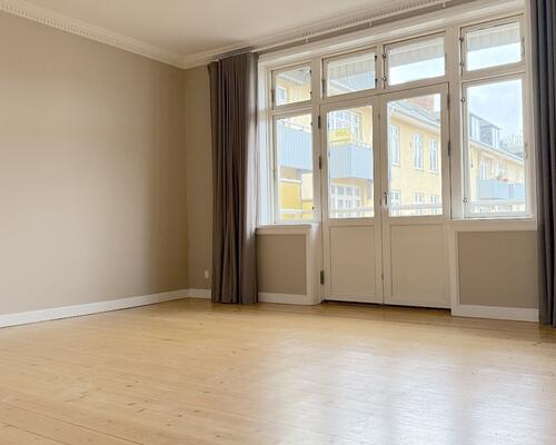 Skøn lejlighed med dejlig sydvendt altan