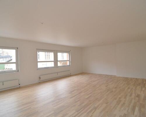 Stor 4V'er på Tværgade