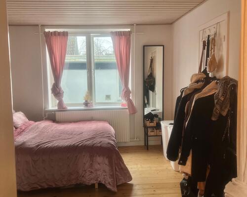 Dejlig lejlighed på en stille villavej