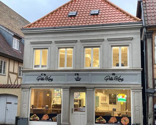 Nyetableret 2 vær. lejlighed i midtbyen, alt er nyt.