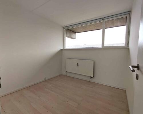 Dejlig lys lejlighed med altan | København N