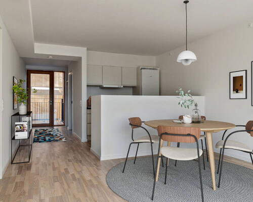 Moderne bolig med tre værelser og privat terrasse. Skræddersyet til dig over 50 år uden hjemmeboende børn