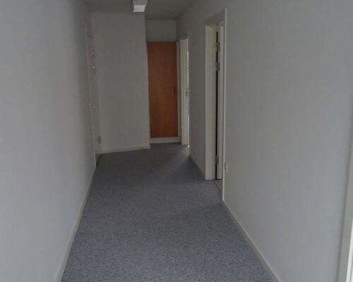 God stor 2 vær. lejebolig på 85 m2. oven på Ølby Centeret