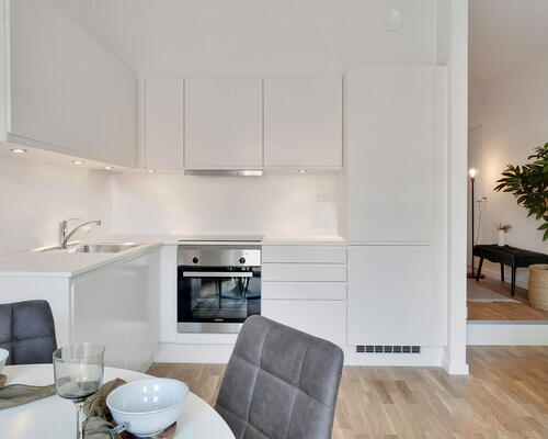 Stilfuld 2-værelses lejlighed med egen terrasse og stor stue