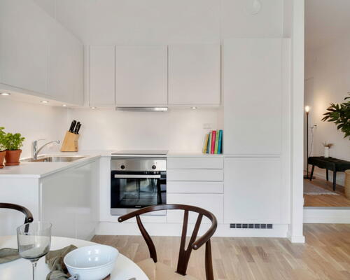 Stilfuld 2-værelses lejlighed med egen terrasse og stor stue