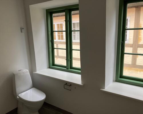 Nyetableret 2 vær. lejlighed i midtbyen, alt er nyt.