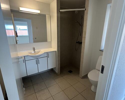 Stor 1 sals lejlighed på Flaskehalsen, 5240 Odense NØ udlejes.