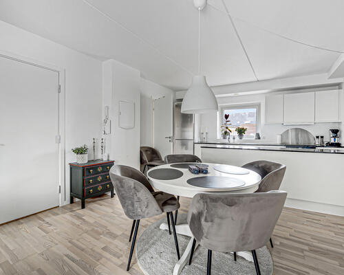 Skøn 3-værelses lejlighed med fælles tagterrasse i Aalborg C
