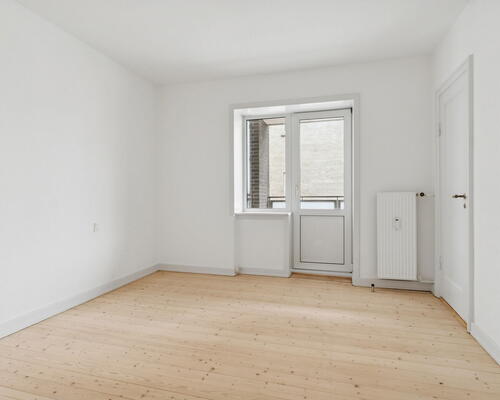 Central 2-værelses på 78 m2 med stor sydvendt altan, fjordkig og elevator - Gratis vask i Vaskeri, samt mulighed for medleje af p-plads