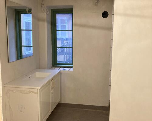 Nyetableret 2 vær. lejlighed i midtbyen, alt er nyt.