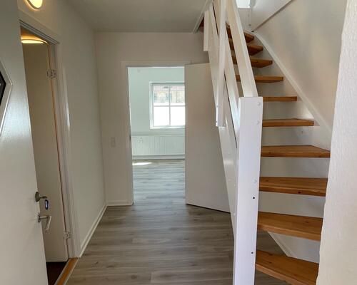 Nyrenoveret 2-værelses i to plan