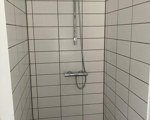 Nyetableret 2 vær. lejlighed i midtbyen, alt er nyt.