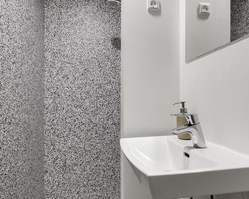 Stor 7-værelses lejlighed i stueplan ved byparken