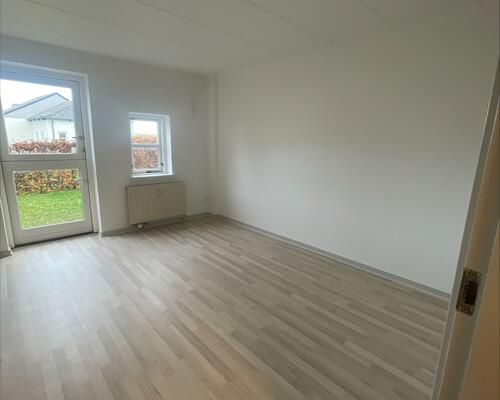 BO GRATIS I DEN FØRSTE MDR.  - 2 værelses lejlighed i Erritsø - Mulighed for husdyr