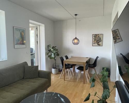 Perfekt par lejlighed tæt på Uni