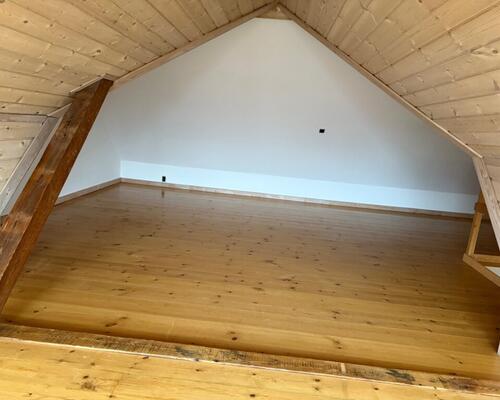 Hyggelig 2-værelses lejlighed med hems