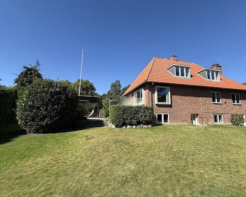 Stor villa fuldt møbleret | Horsens