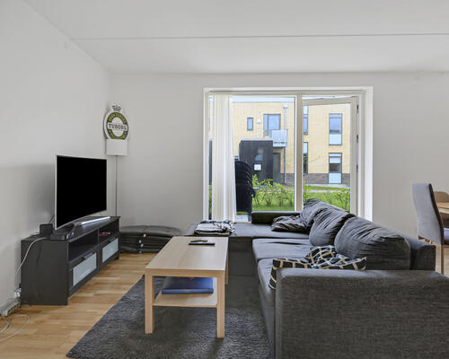 Stor 4-værelses lejlighed med altan på Eternitten